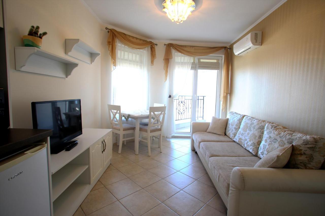 Villa Livia Boutique Apartments Ravda ภายนอก รูปภาพ