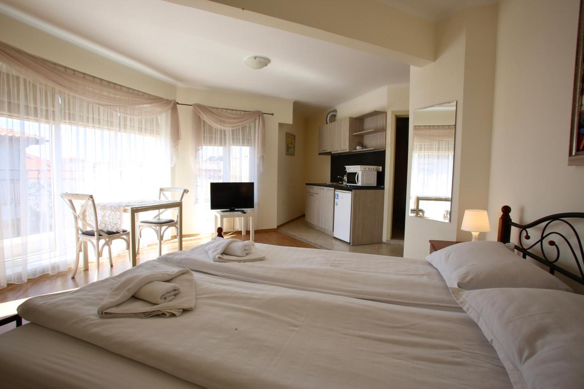 Villa Livia Boutique Apartments Ravda ภายนอก รูปภาพ